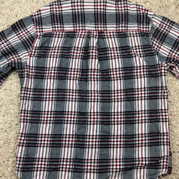 Woolrich Plaid Flannel Black Red White Men’s Size Medium Outdoors Button Up￼ - Picture 7 of 7